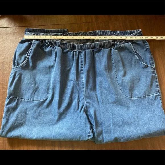 Roaman’s 32WP Fully Elastic Pull On Light Weight Denim Jeans - Picture 3 of 15